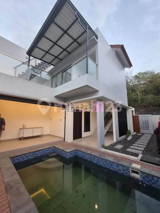 Jual Villa Modern Rooftop dan View Bandara Jimbaran LT 120 M2 - Real Estate in Bali