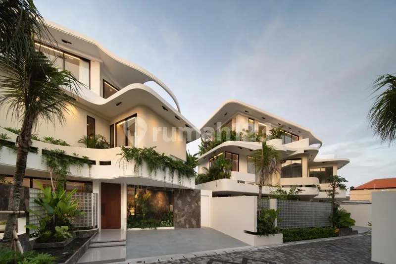 -Luxury Villa Dewi Sri Seminyak 3Br Luas 352M2 - Real Estate in Bali