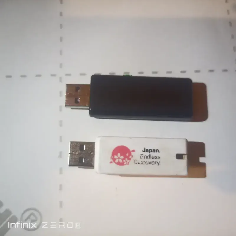 Flashdisk lama bekas di kasih turis 4gb dan 16gb - Electronics in Bali