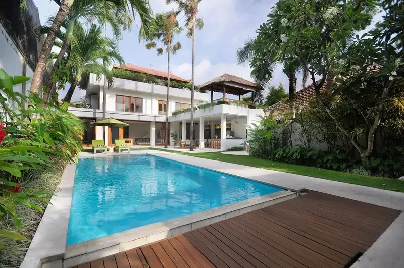 dijual villa mewah lokasi canggu - Bali in Bali