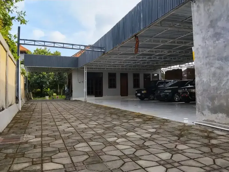 Dijual Rare Opportunity Land and Building Zona Kuning dengan Lebar Depan 15 Meter di Jantung Renon Denpasar Selatan - Real Estate in Bali