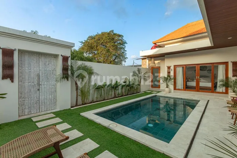 Brand New 2-Bedroom Private Pool Villa In Semninyak - Real Estate in Bali