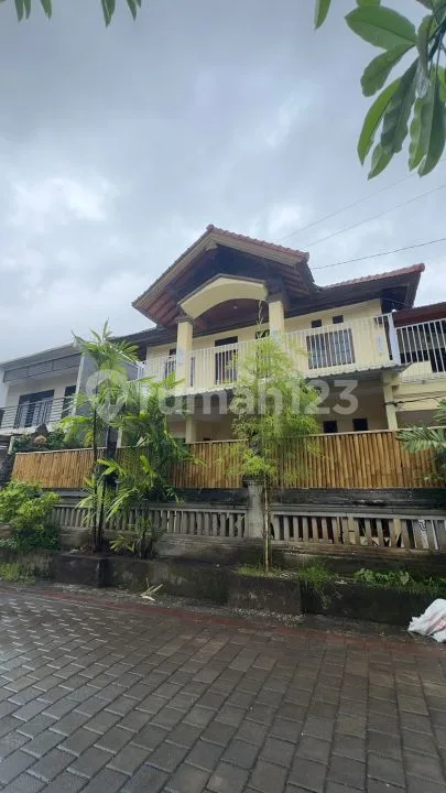 Dijual Rumah 2Lt Terawat Baik di Kerobokan Badung Bali - Real Estate in Bali