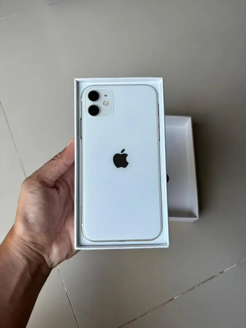 iPhone 11 64GB White inter - Electronics in Bali