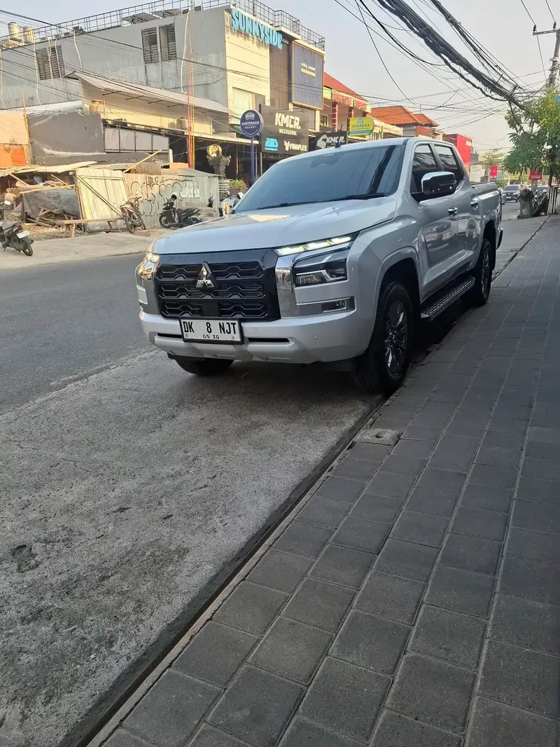 TRITON ULTIMATE 4x4 DOUBLE CABIN - Vehicles in Bali