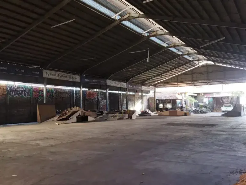 Disewakan Toko Gudang LUAS di Sunset Road Seminyak - Real Estate in Bali