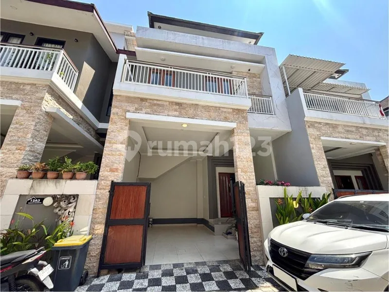 Rumah 2 KT dengan Situasi Asri Dekat dengan Pantai Sanur dan Mal Bali Galeria - Bali in Bali