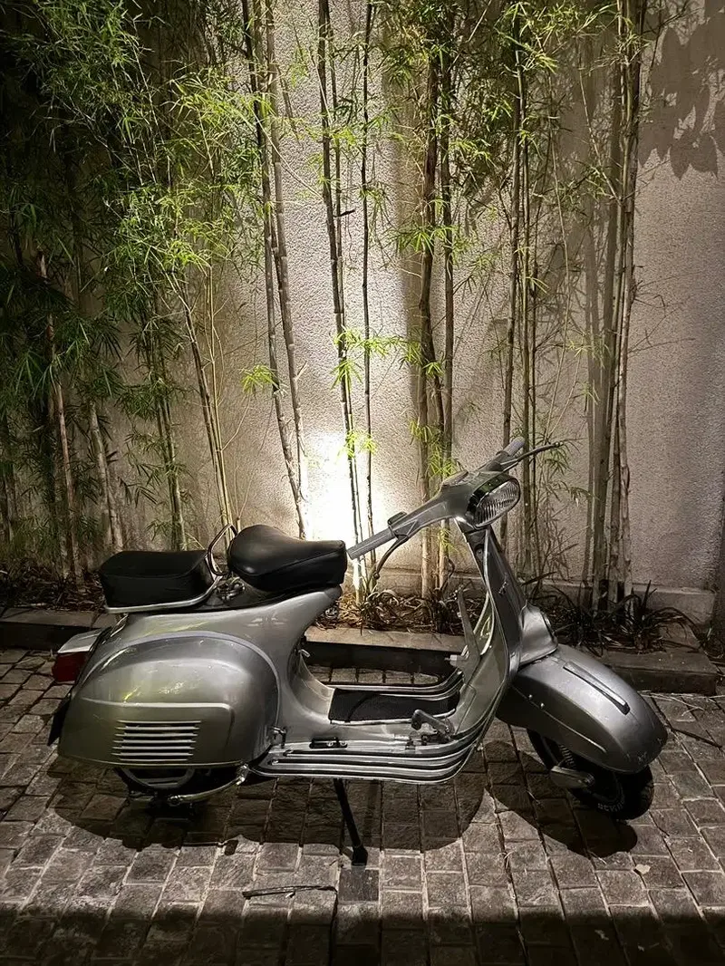 Vespa Sprint 150cc legend Tahun 1979 - Vehicles in Bali