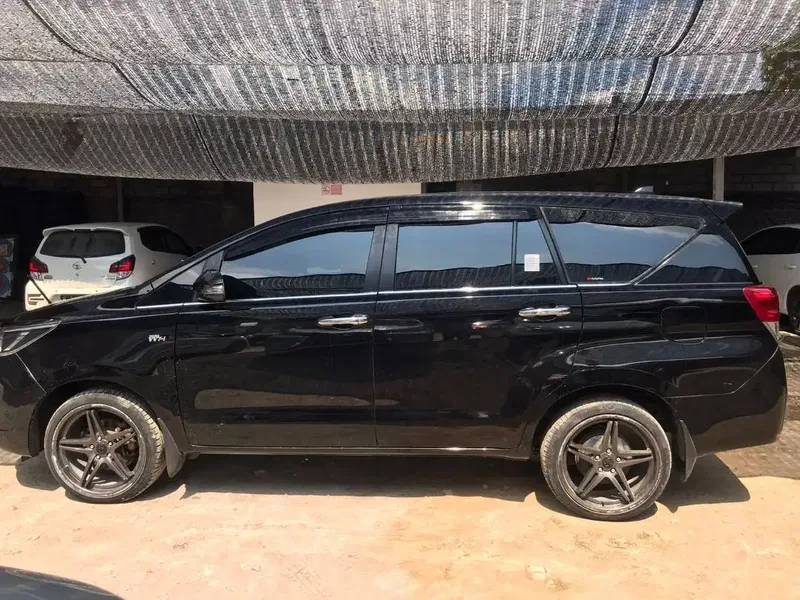 INNOVA REBORN 2.4 G AT SOLAR 2019 - Vehicles in Bali