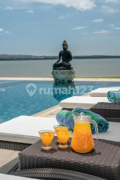 Freehold - A True Bali Bali Escape: Beachfront Villa With Rooftop Lounge & Tropical Charm, Tanjung Benoa, Nusa Dua, Bali - Real Estate in Bali