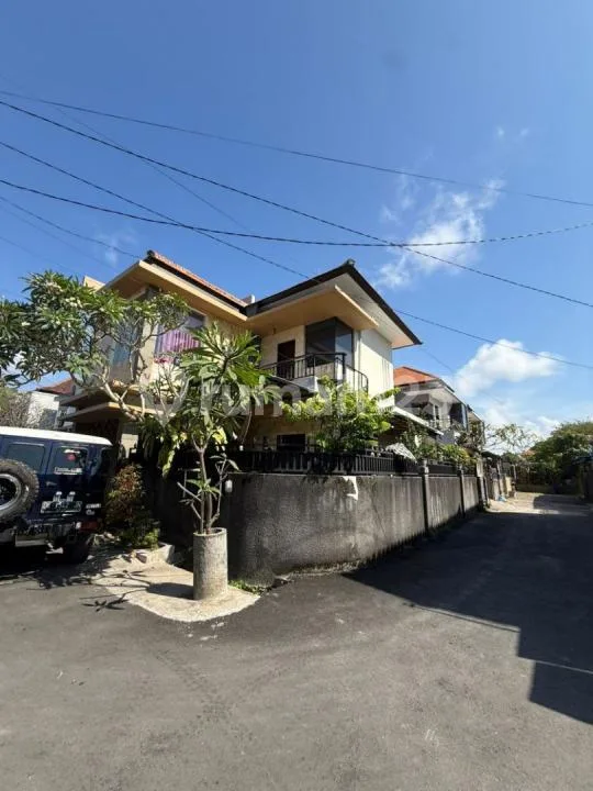 2 Lantai 4 Kamar Tidur Full Furnish di Tukad Renon - Real Estate in Bali