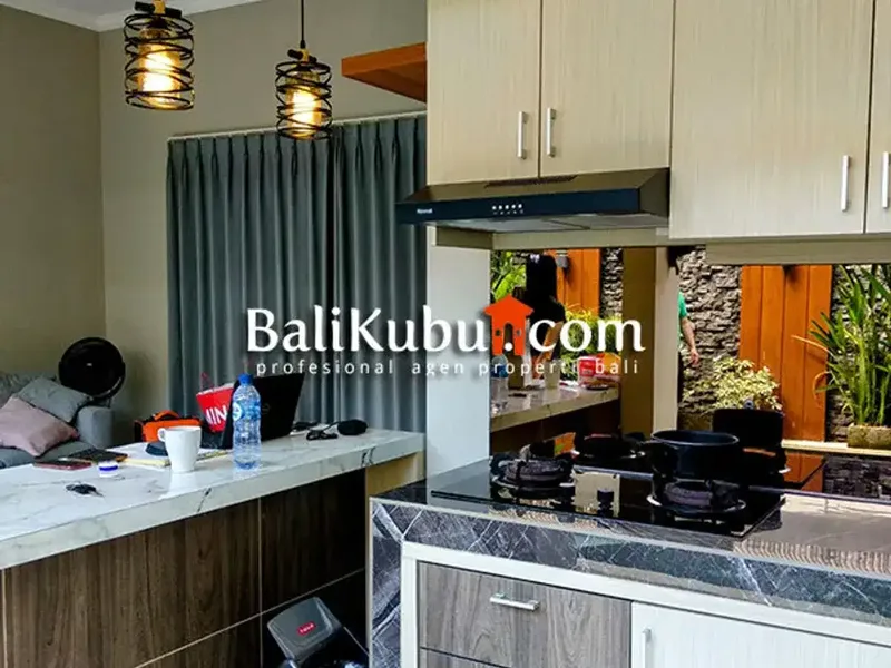 AMS-030.GRC | For Sale 3-BR Minimalist Villa in Kerobokan Dekat Canggu - Real Estate in Bali