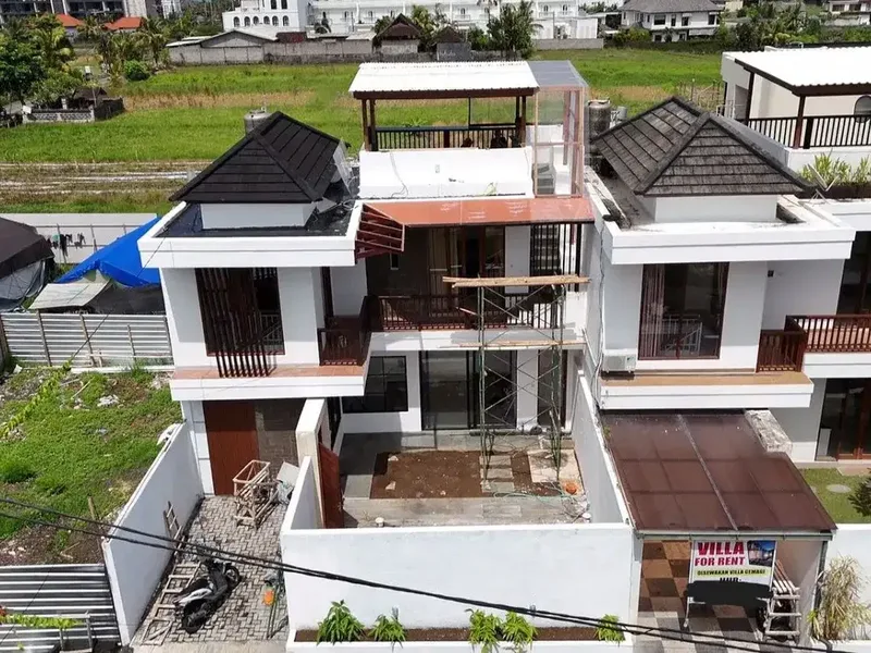 VILLA TROPICAL MODERN DI CEMAGI BADUNG BALI DEKAT PANTAI - Real Estate in Bali