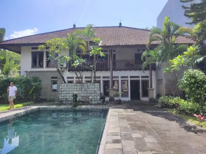 Rumah Premium Raya Puputan Renon Denpasar - Real Estate in Bali