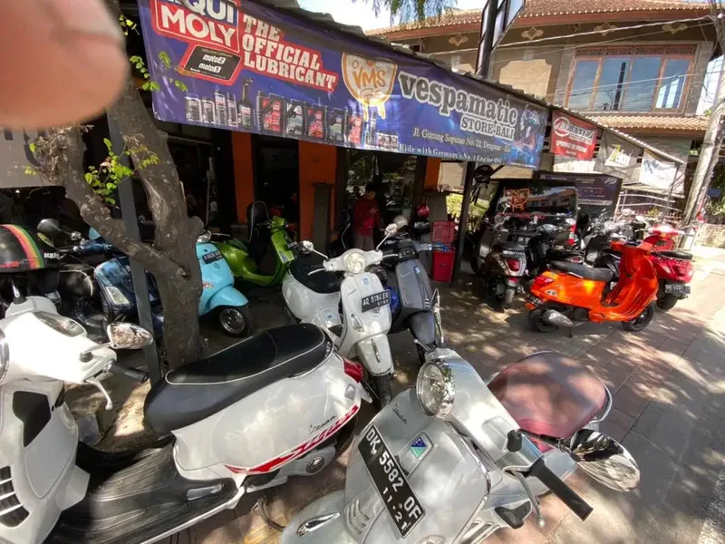 Bengkel khusus Piaggio Vespa Matic Sprint LX GTS S Specialist - Vehicles in Bali