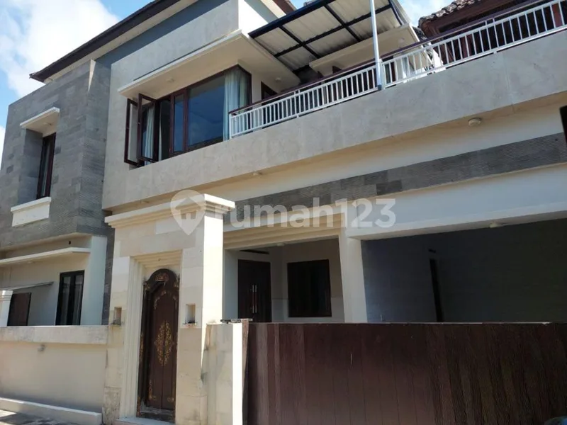 Rent Rumah Cluster One Gate Resident Gatsu Timur Dkt Mall, Dyatmika - Bali in Bali