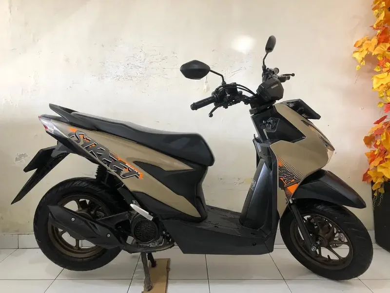 Honda Beat Street coklat Th.2025 pajak baru 2027 - Vehicles in Bali