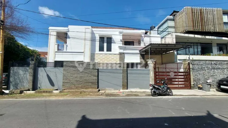 Rumah 2 Lantai Super Luas Siap Huni Renon Denapsar Bali - Bali in Bali