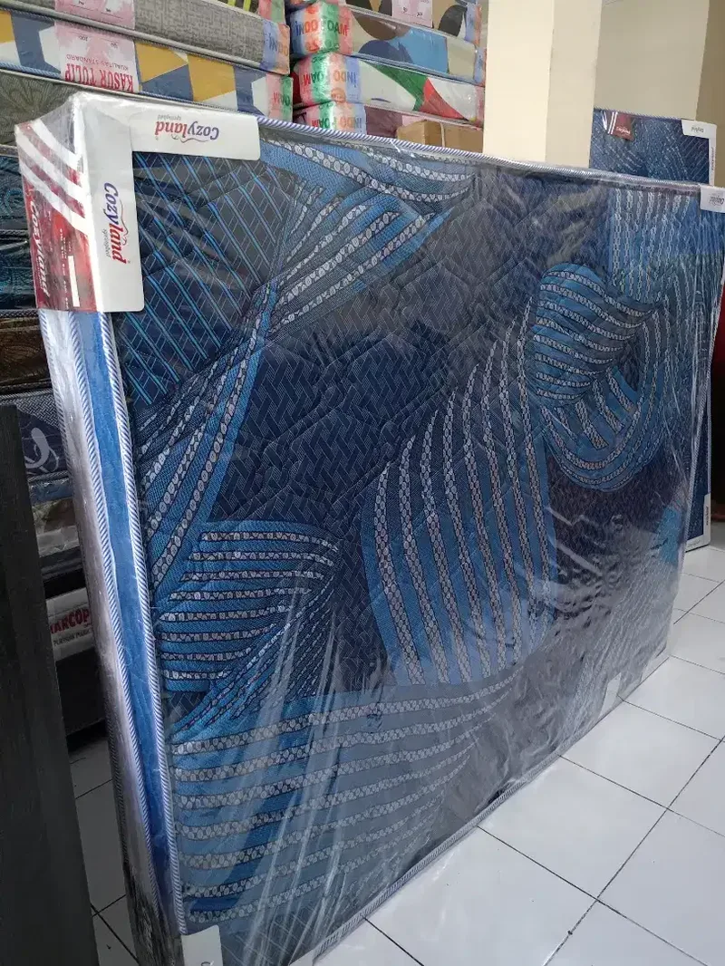 Kasur springbed 160x200 merk cozyland - Home & Garden in Bali