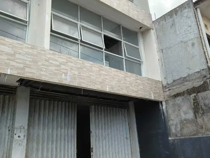 FOR SALE RUKO 3 LT KAWASAN PADAT PENDUDUK DI DENPASAR - Real Estate in Bali