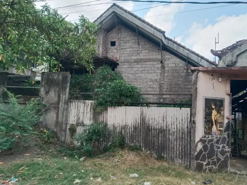 TANAH BONUS BANGUNAN UNFINISHING DI JL BUKIT SARI DENPASAR COCOK UNTUK KOS, GUDANG DLL - Real Estate in Bali