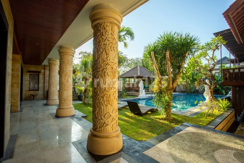 Disewakan Villa Luxury 8 Kamar Tidur Ruang Tamu Tertutup - Bali in Bali