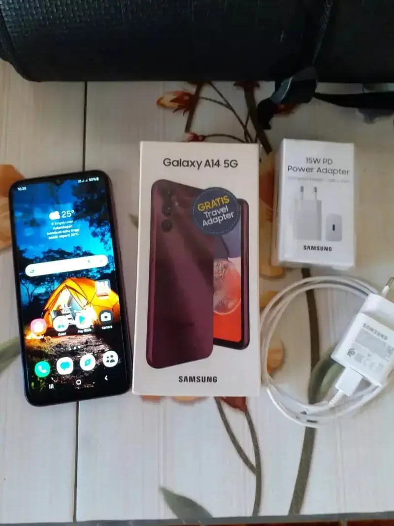 Samsung Galaxy A14 5G Dark Red - Bali in Bali
