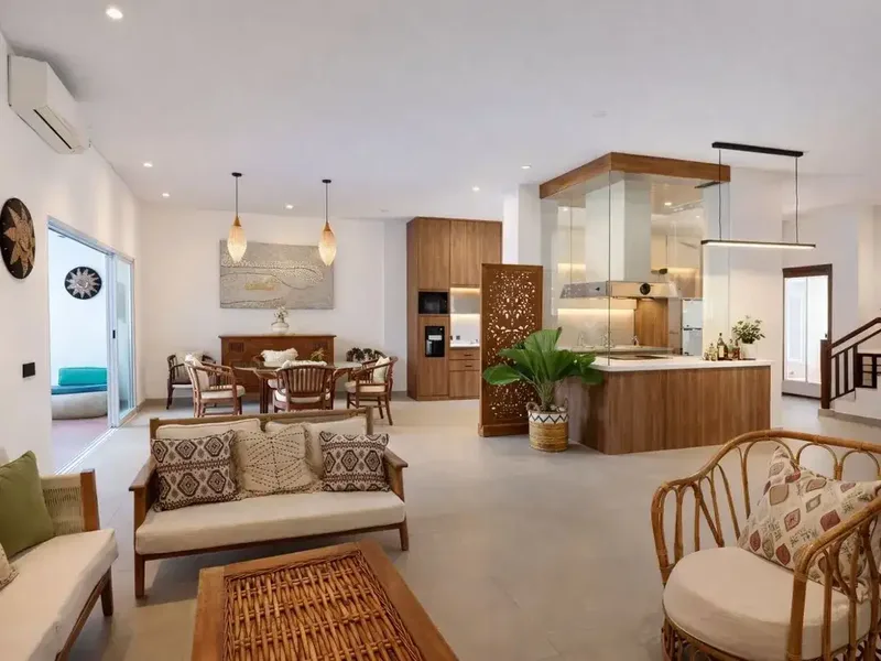Dijual Villa Mewah 3 Lantai – Elegan, Nyaman & Siap Huni - Real Estate in Bali