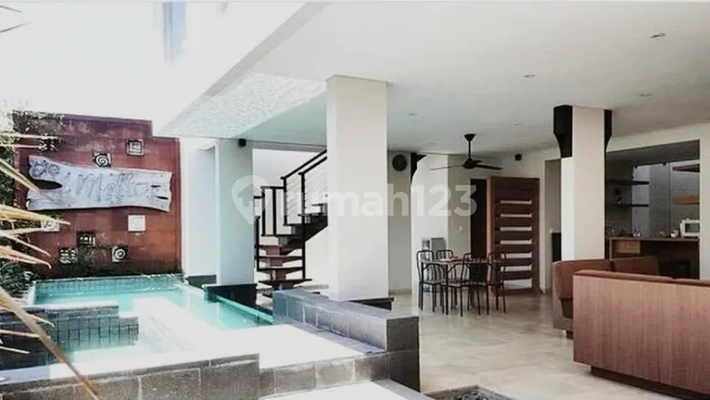 Villa Full Furnished Ada Kolam Renang 2Lt Siap Huni di Umalas - Real Estate in Bali