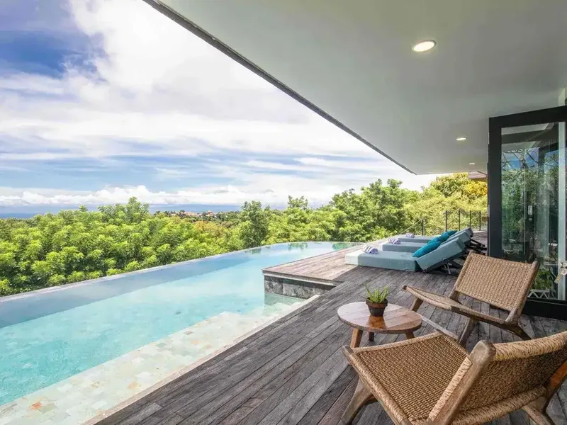 STUNNING SIX-BEDROOM VILLA WITH PANORAMIC SEAVIEW AND SUNSET AT ULUWATU - Real Estate in Bali
