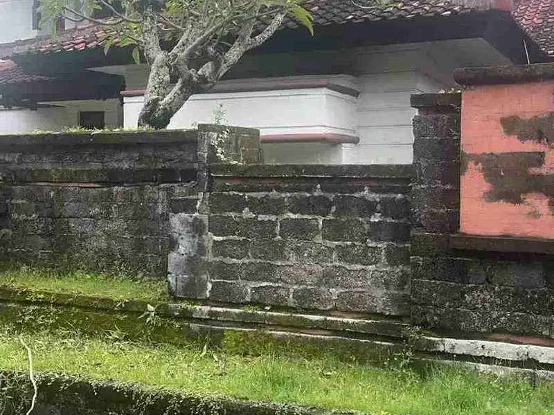 Tanah Bonus Rmh Pusat Kota Bisnis Kuliner Elit Laksamana Renon Jl7mtr - Bali in Bali