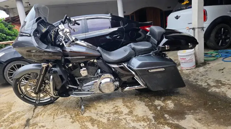 Harley Road Glide Ultra 2016 CVO - Vehicles in Bali