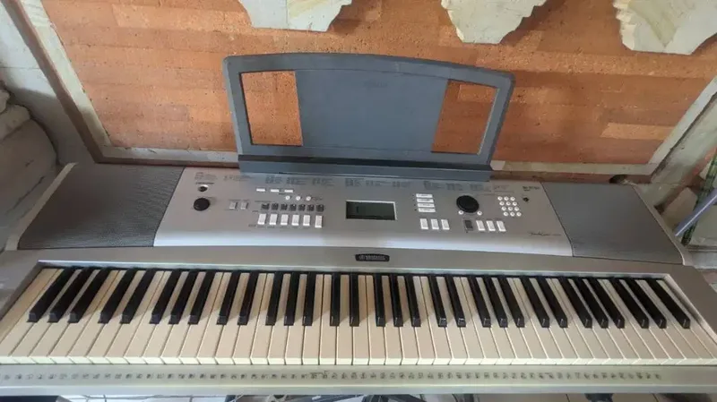 keyboard yamaha dgx 220 - Hobbies & Sports in Bali