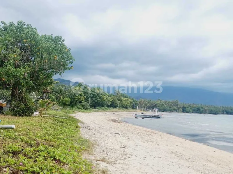 55 Juta Per Are 2,38 Ha Pasir Putih Beachfront Land Buleleng Bali - Bali in Bali