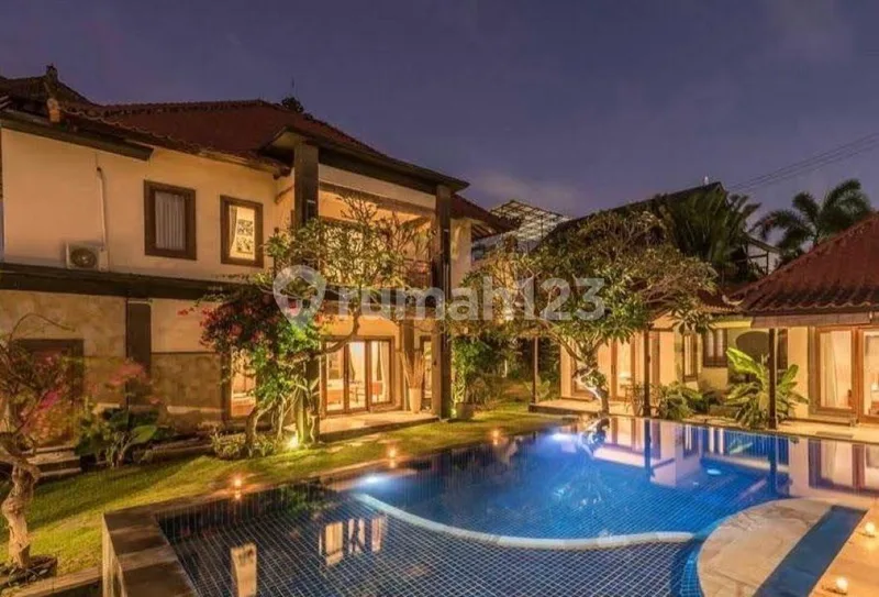Villa di Kayu Tulang Strategis Furnish Pool Akses Pantai, Canggu - Real Estate in Bali