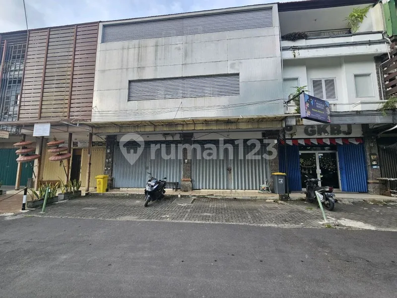 Ruko Gandeng Siap Pakai Di Sunset Road Bali - Real Estate in Bali