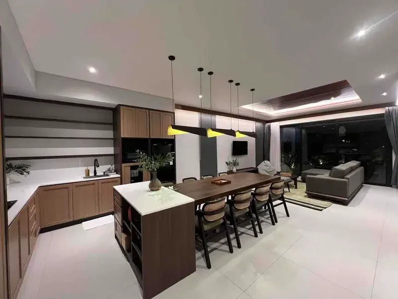 4 BEDROOMS MODERN COMTENPORARY ARCHITECTURAL STRUCTURE 1,5 KM TO THE BEACH STRATEGIC AND PRIME LOCATION AT BATU BOLONG CANGGU - Real Estate in Bali