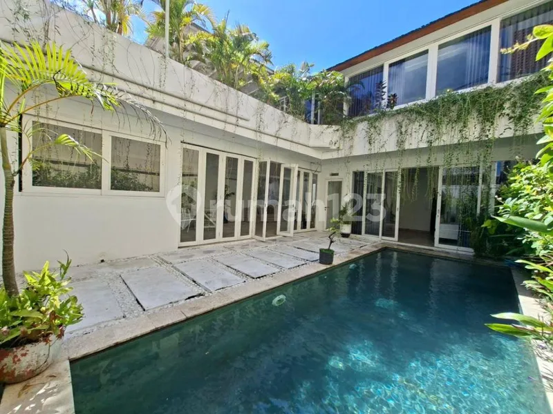 Get It Fast! High Rental Potential 3Br Villa In Berawa - Leasehold Until 2049 - Bali in Bali