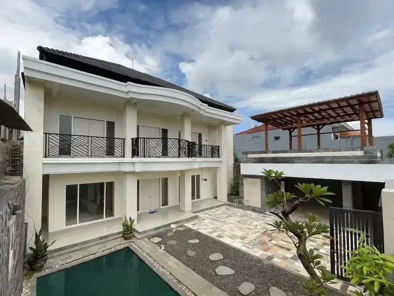 RUMAH SEMI VILLA DI JL PULAU ADI TEUKU UMAR DENPASAR - Real Estate in Bali