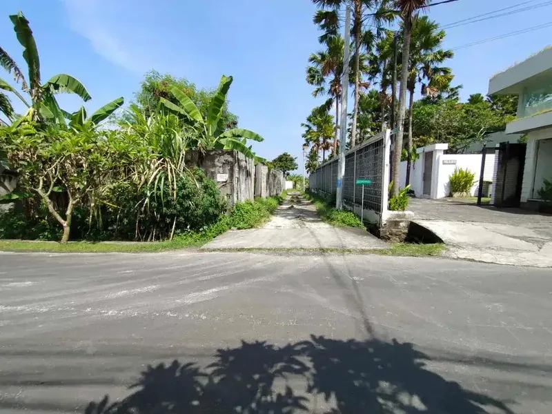 for sale lahan luasan kecil di jalan kayutulang canggu - Real Estate in Bali
