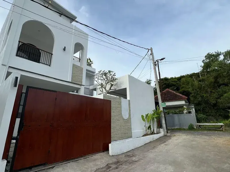 VILLA BARU 3 LANTAI DEKAT GWK JIMBARAN BALI - Bali in Bali