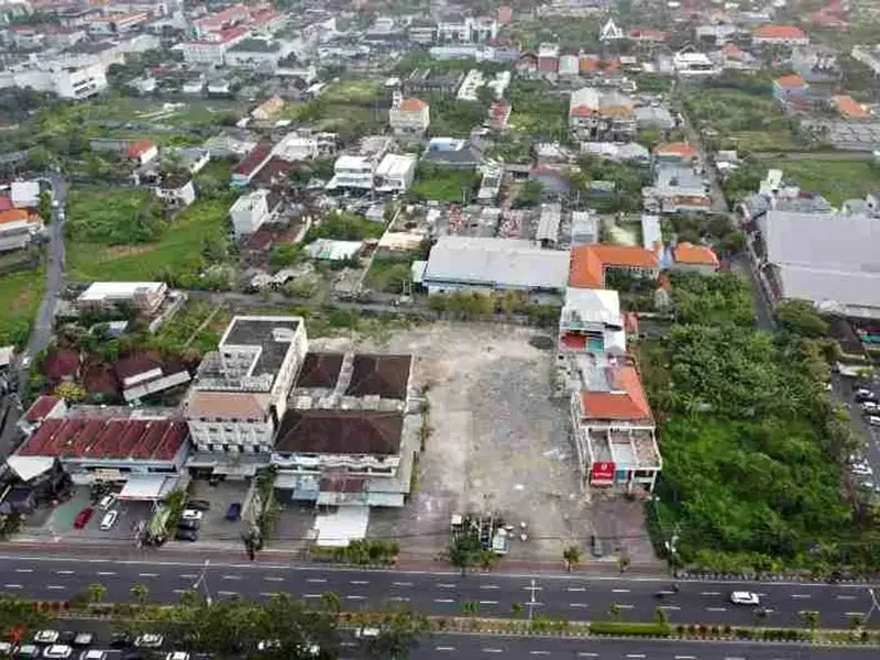 Lahan 2.352 m² di By Pass Sunset Road Kuta Akses Dua Sisi - Real Estate in Bali