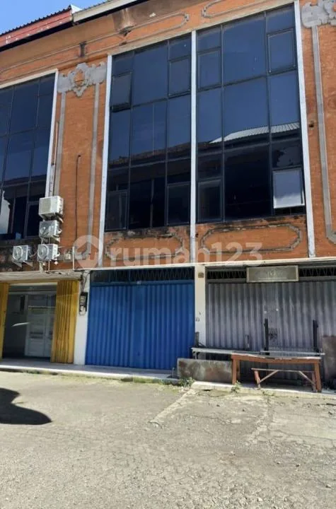 Ruko Strategis 3 Lantai di Denpasar Barat - Bali in Bali