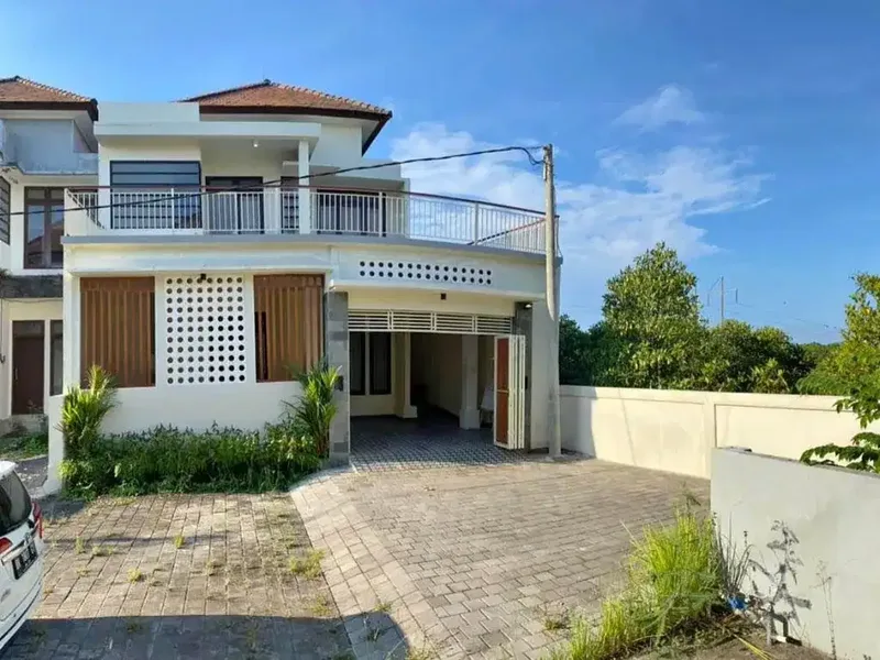 Dijual Rumah Lantai 2‼Berlokasi di Taman Jimbaran - Real Estate in Bali