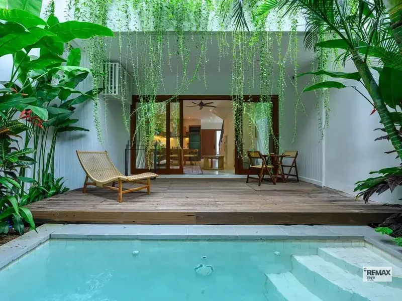 Modern 2-Bedroom Townhouse With Up To 65-Year Leasehold In Sanur - Real Estate in Bali