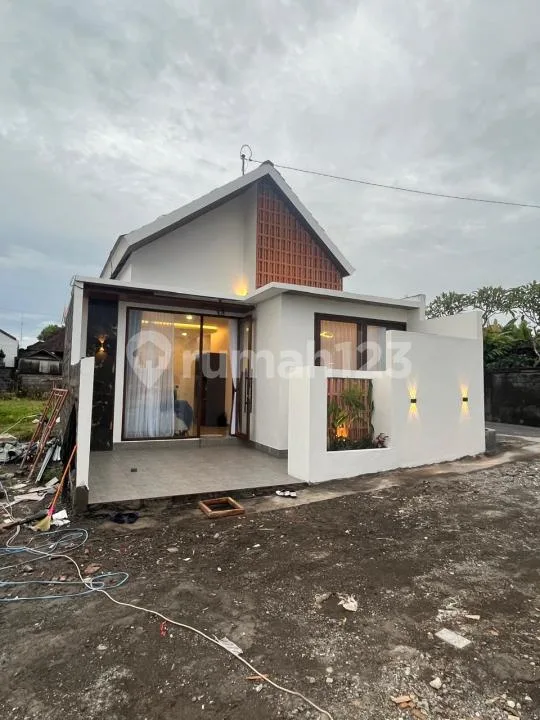 V585 Rumah Modern Nyitdah Tabanan Dekat Pantai Kedungu All In - Real Estate in Bali