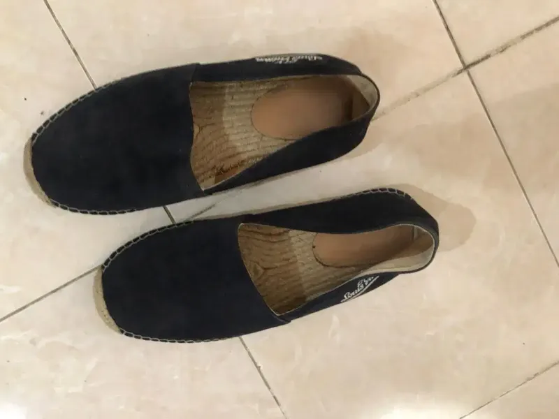 Di jual cepat sepatu merk LV original ada kode nya di sepatu - Fashion in Bali