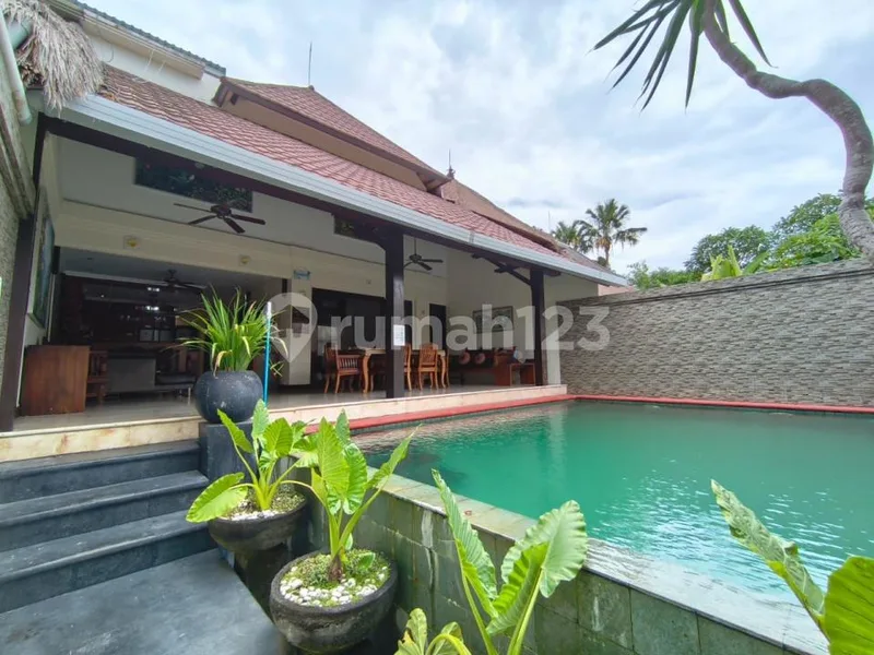 Villa 2 Lantai One Gate System View Jimbaran Bay di Jimbaran - Bali in Bali
