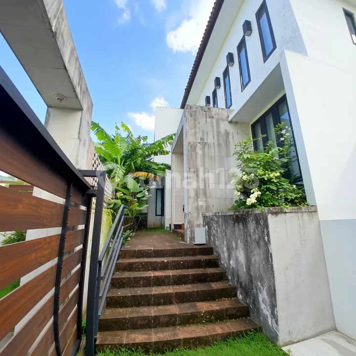 Rumah 3 Lantai Siap Huni SHM di Umalas Bali - Bali in Bali