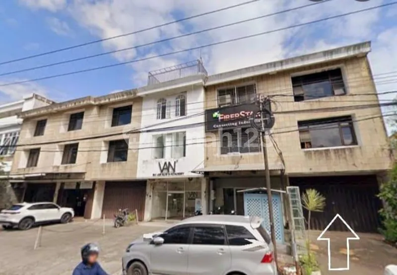Jual Ruko Lantai 2 Lokasi Seminyak Badung Bali - Real Estate in Bali